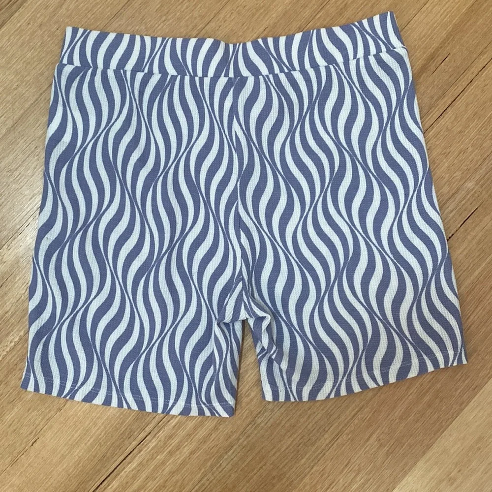Cotton On Body - Bike Shorts - Size Medium - Picture 4 of 4